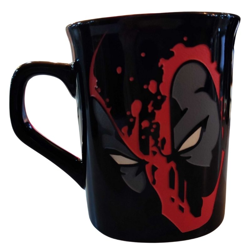 Mug Tallado Deadpool Cara TooGEEK Marvel