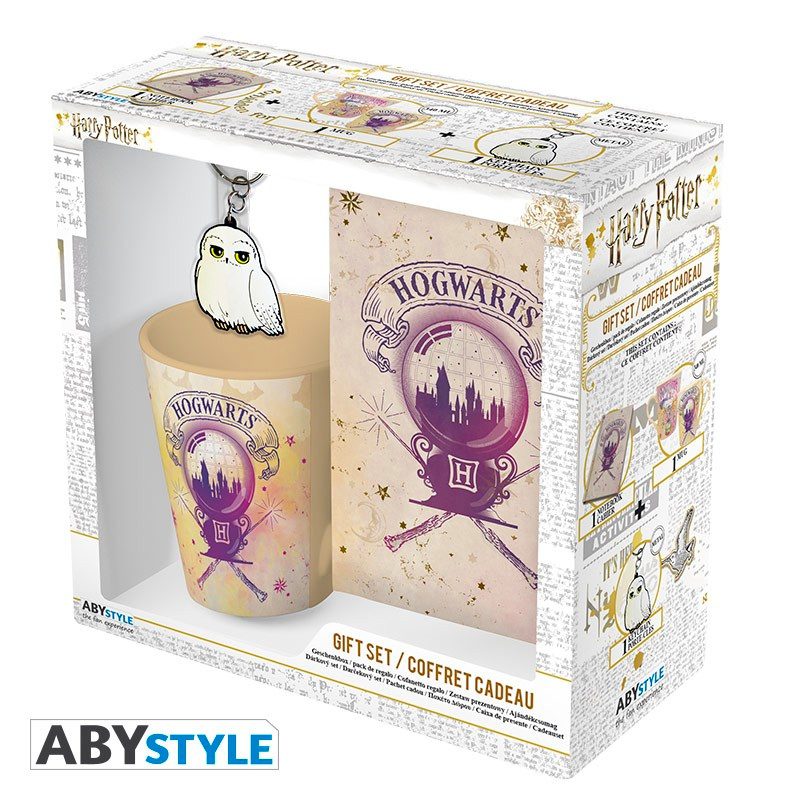 Set de regalo Hogwarts AbySTYLE Harry Potter Fantasia Pack Vaso, Llavero, Agenda