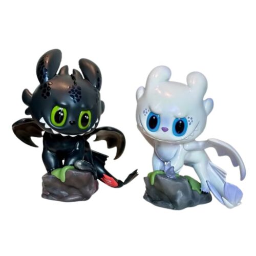 Figura Set X2 Chimuelo (Toothless) y Furia Luminosa (Light Fury) PT Cómo Entrenar A Tu Dragón Animados